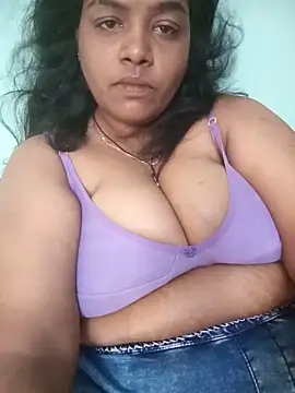 Snapshot of Madhumitha99 chatting on June 9, 7:42 am Madhumitha99 online show from June 9, 7:42 am