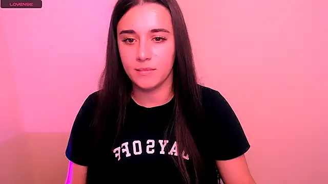 Snapshot of AlinaDoll_ chatting on November 14, 8:46 am AlinaDoll online show from November 14, 8:46 am