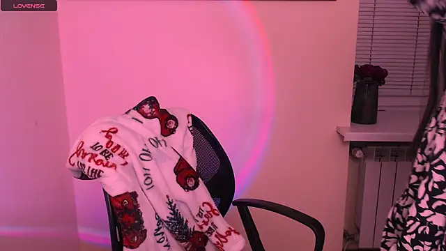 Snapshot of AlinaDoll_ chatting on November 19, 8:14 am AlinaDoll online show from November 19, 8:14 am