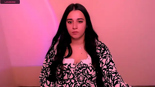 Snapshot of AlinaDoll_ chatting on November 20, 9:09 am AlinaDoll online show from November 20, 9:09 am