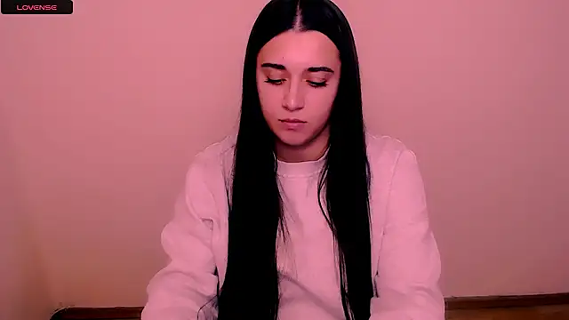 Snapshot of AlinaDoll_ chatting on November 28, 9:56 am AlinaDoll online show from November 28, 9:56 am