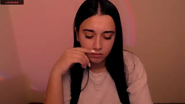 Snapshot of AlinaDoll_ chatting on December 1, 10:42 am AlinaDoll online show from December 1, 10:42 am