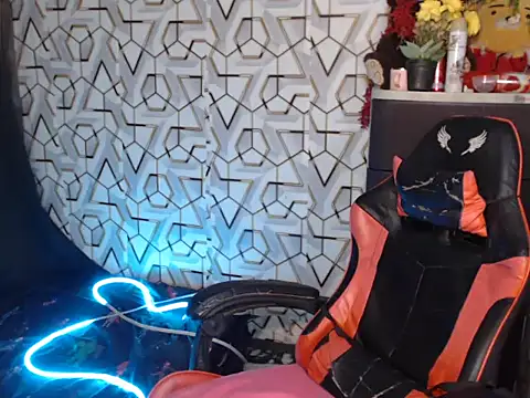 Snapshot of mrsexyteens chatting on November 16, 2:00 pm mrsexyteens online show from November 16, 2:00 pm