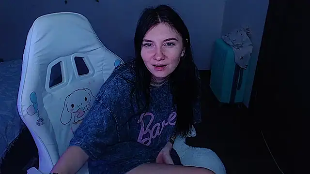  Daniella True  online show from November 5, 5:24 pm