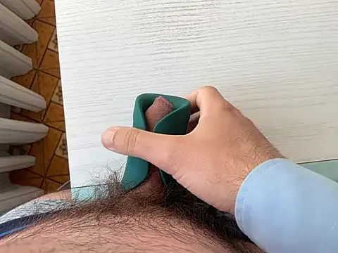 HairySamm online show from April 19, 12:15 pm