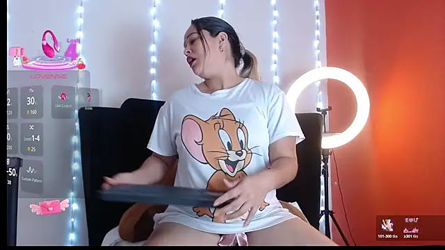 Snapshot of wandalive chatting on November 7, 5:40 am wandalive online show from November 7, 5:40 am