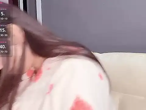 Snapshot of Yesenia- chatting on November 21, 1:43 pm Yesenia- online show from November 21, 1:43 pm