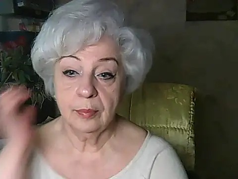 Snapshot of ValeriaKroww chatting on May 4, 5:36 am ValeriaKroww online show from May 4, 5:36 am