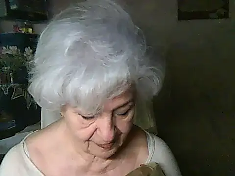 Snapshot of ValeriaKroww chatting on May 7, 6:41 am ValeriaKroww online show from May 7, 6:41 am