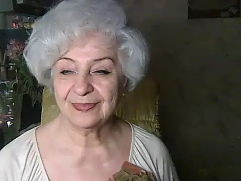 Snapshot of ValeriaKroww chatting on May 15, 4:41 am ValeriaKroww online show from May 15, 4:41 am