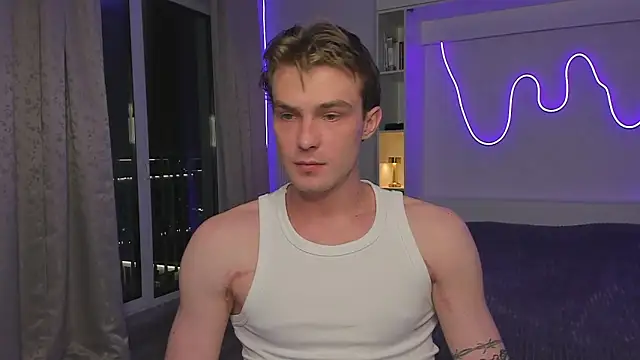 Snapshot of DanteRay chatting on November 8, 11:58 pm DanteRay online show from November 8, 11:58 pm