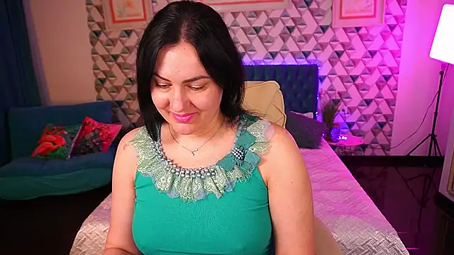 VelvetLuck online show from April 16, 12:50 pm