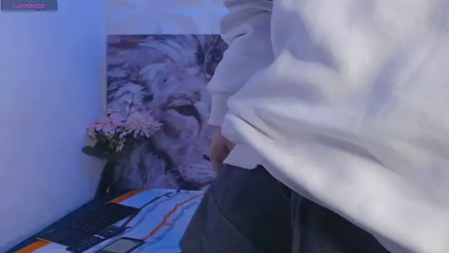 Snapshot of Oliver_paris chatting on November 16, 4:40 am Oliver paris online show from November 16, 4:40 am