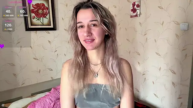 Snapshot of Auroragin chatting on December 14, 9:14 am Auroragin online show from December 14, 9:14 am