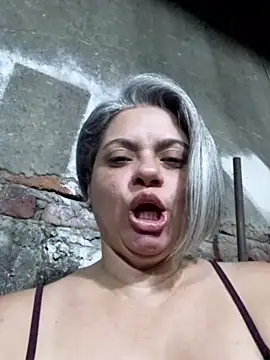 Snapshot of sexysubMila chatting on December 17, 12:38 am sexysubMila online show from December 17, 12:38 am