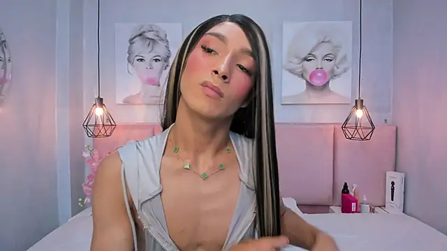 Snapshot of sensual_skinny chatting on November 18, 9:19 pm sensual skinny online show from November 18, 9:19 pm