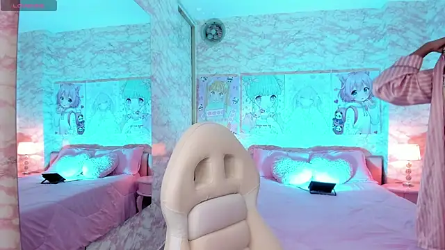 Snapshot of sensual_skinny chatting on December 20, 2:18 am sensual skinny online show from December 20, 2:18 am