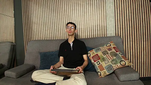 Snapshot of ZyroNight chatting on November 13, 11:25 pm ZyroNight online show from November 13, 11:25 pm