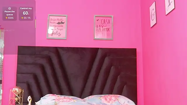 Snapshot of missfoster chatting on December 18, 3:01 am missfoster online show from December 18, 3:01 am