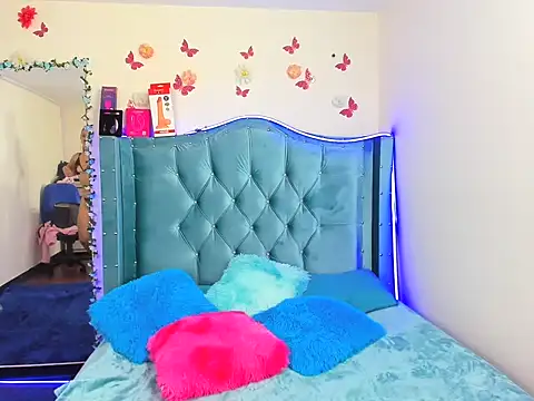 Snapshot of Aurora_sky9 chatting on November 28, 4:04 am Aurora sky9 online show from November 28, 4:04 am