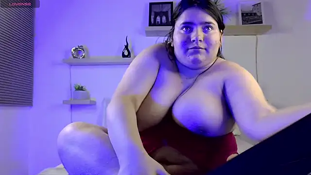 Snapshot of estrella_gold chatting on November 25, 2:55 am estrella gold online show from November 25, 2:55 am