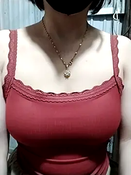 Snapshot of Niramiu chatting on November 20, 1:44 pm Niramiu online show from November 20, 1:44 pm