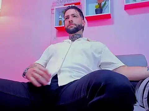 Supreme Alpha online show from November 28, 7:38 pm