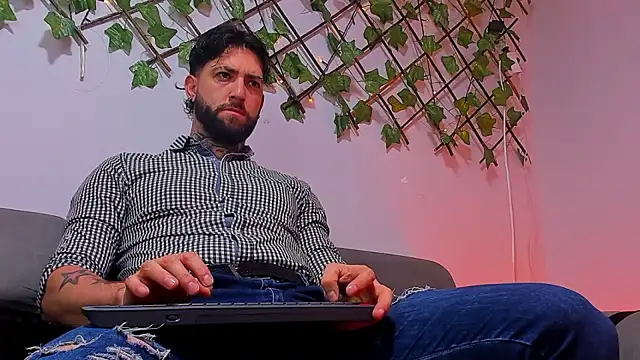 Supreme Alpha online show from January 15, 4:17 am