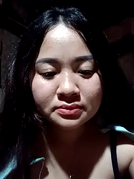 Snapshot of Bee-bgolden chatting on November 7, 4:07 pm Bee-bgolden online show from November 7, 4:07 pm