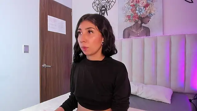 Snapshot of Isabella_Crofts chatting on November 6, 3:07 am Isabella Crofts online show from November 6, 3:07 am