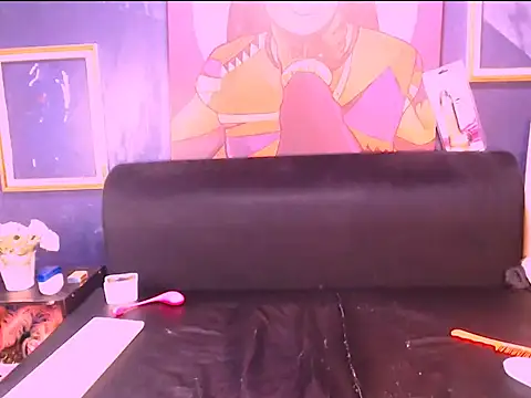 Snapshot of Slipperyebony chatting on December 19, 6:42 am Slipperyebony online show from December 19, 6:42 am