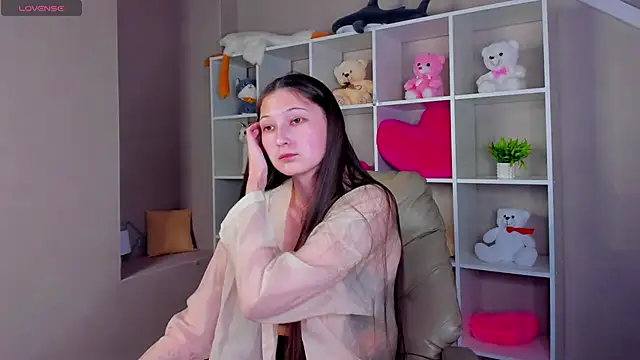 Ella Burns online show from November 12, 9:53 am