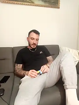 Snapshot of snncdgn chatting on December 20, 9:33 pm snncdgn online show from December 20, 9:33 pm