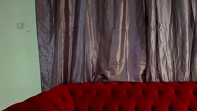 Snapshot of TattooTemptress chatting on December 5, 5:05 am TattooTemptress online show from December 5, 5:05 am