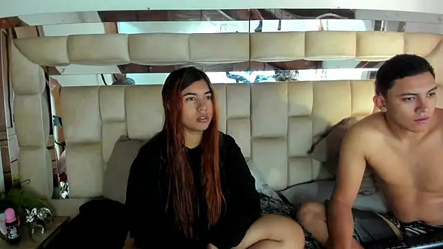 Snapshot of HotVoltage chatting on November 25, 12:27 pm HotVoltage online show from November 25, 12:27 pm