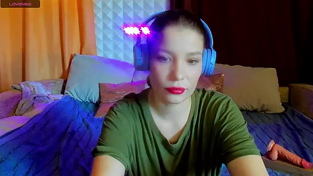 Eva purrr  online show from April 17, 12:19 pm