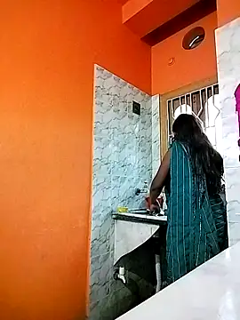 Snapshot of LoveLy-Soneya chatting on December 19, 1:23 am LoveLy-Soneya online show from December 19, 1:23 am