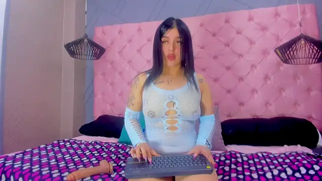 Snapshot of Karol_Horney chatting on November 4, 1:54 pm Karol Horney online show from November 4, 1:54 pm