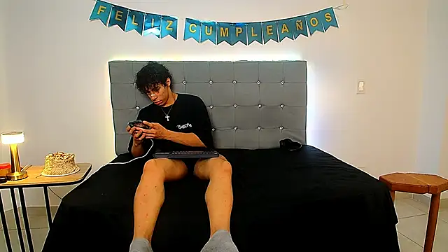 chris evans27 online show from November 29, 3:20 am