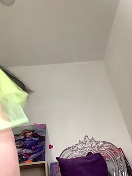 violettabond online show from March 17, 12:08 pm