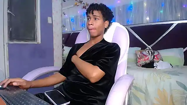 Santy bigcock 01 online show from April 5, 12:13 pm