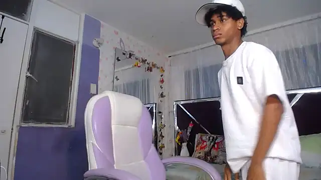 Santy bigcock 01 online show from April 7, 12:49 pm