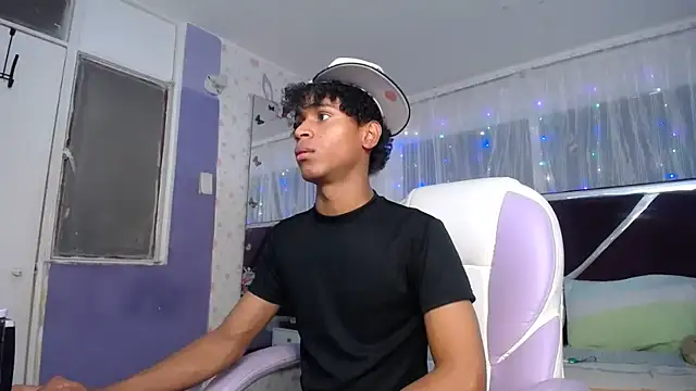 Santy bigcock 01 online show from April 10, 4:23 pm