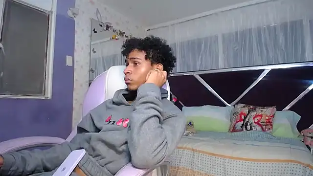 Santy bigcock 01 online show from April 12, 4:01 pm