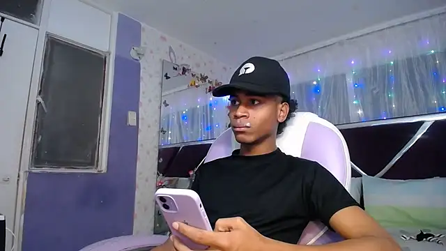 Santy bigcock 01 online show from April 16, 12:50 pm