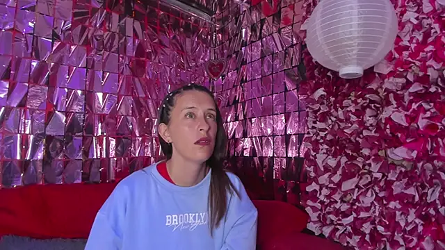 Snapshot of mia_luna_ed chatting on November 16, 2:00 pm mia luna ed online show from November 16, 2:00 pm