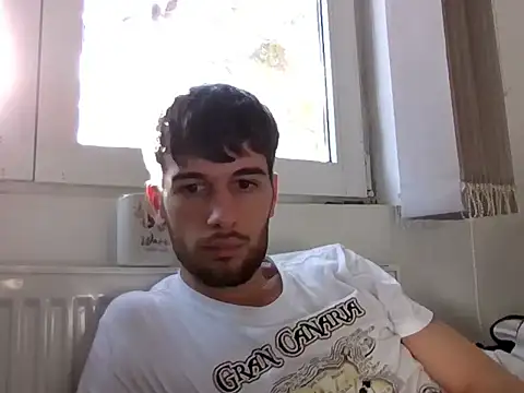 Snapshot of nikolasnik50 chatting on December 18, 10:54 am nikolasnik50 online show from December 18, 10:54 am