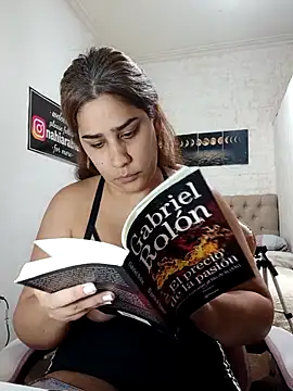 nahiarabiel33 online show from March 27, 5:56 pm