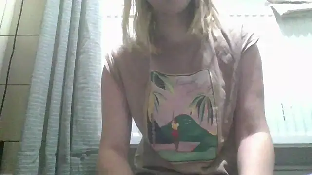 Snapshot of dirty_sasha00 chatting on May 5, 2:30 am dirty sasha00 online show from May 5, 2:30 am