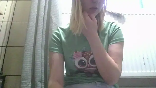 Snapshot of dirty_sasha00 chatting on May 13, 2:42 am dirty sasha00 online show from May 13, 2:42 am